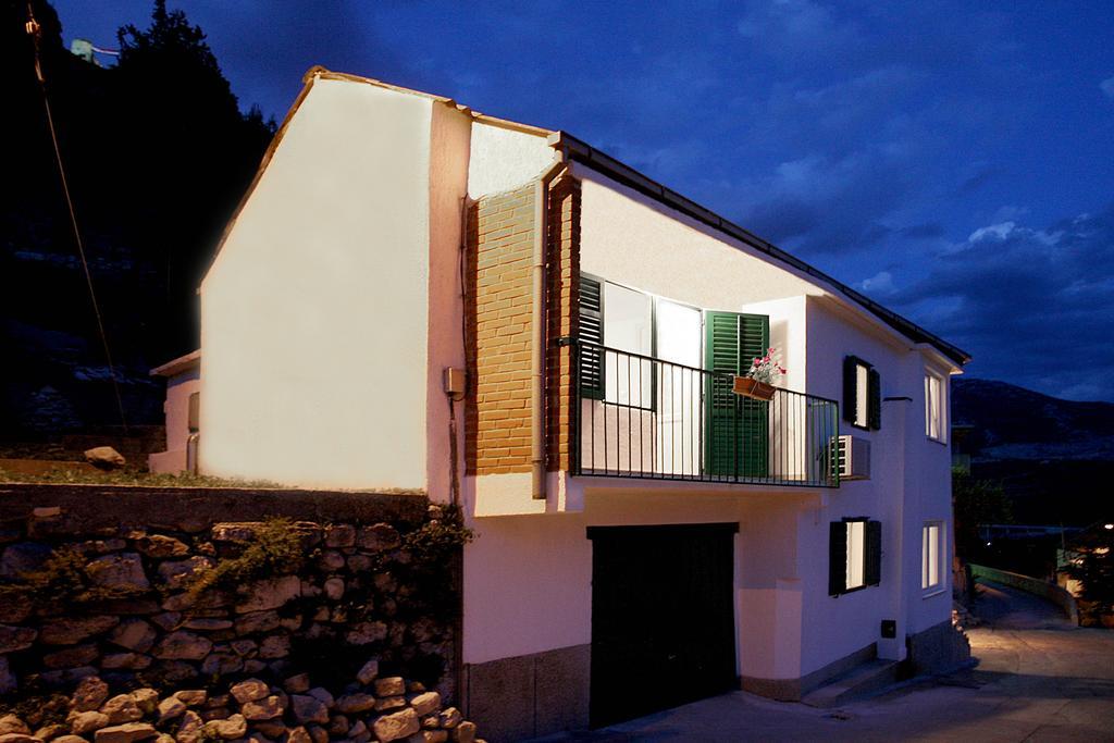 Holiday Home Miklica Klis Kültér fotó