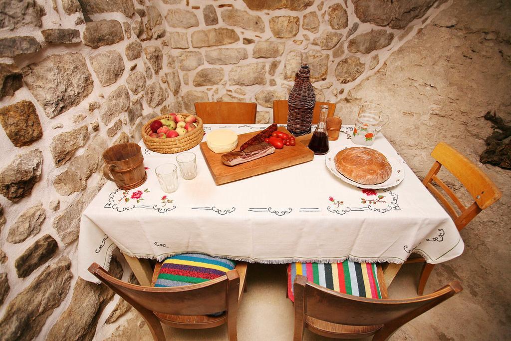 Holiday Home Miklica Klis Kültér fotó