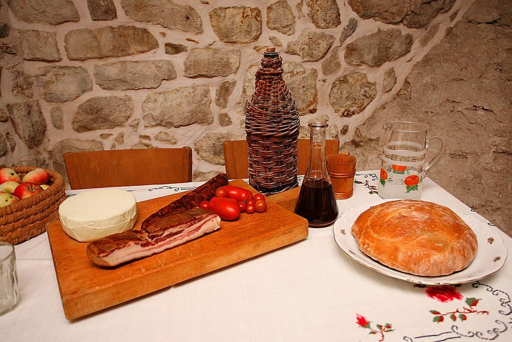 Holiday Home Miklica Klis Kültér fotó